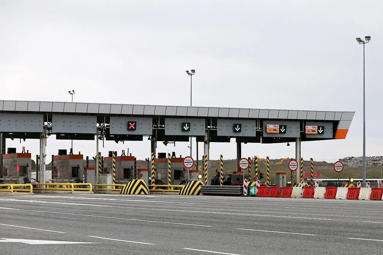 Tolpoort met slagbomen op de Poolse snelweg A4 in 2018